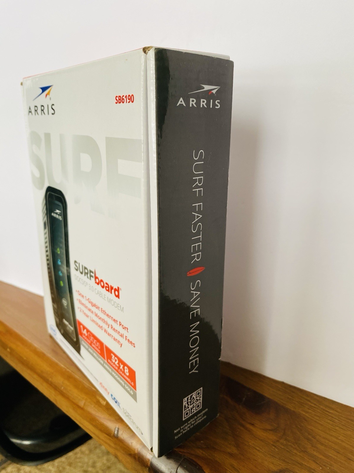 ARRIS Surfboard SB6190-RB DOCSIS 3.0 Cable Modem, White