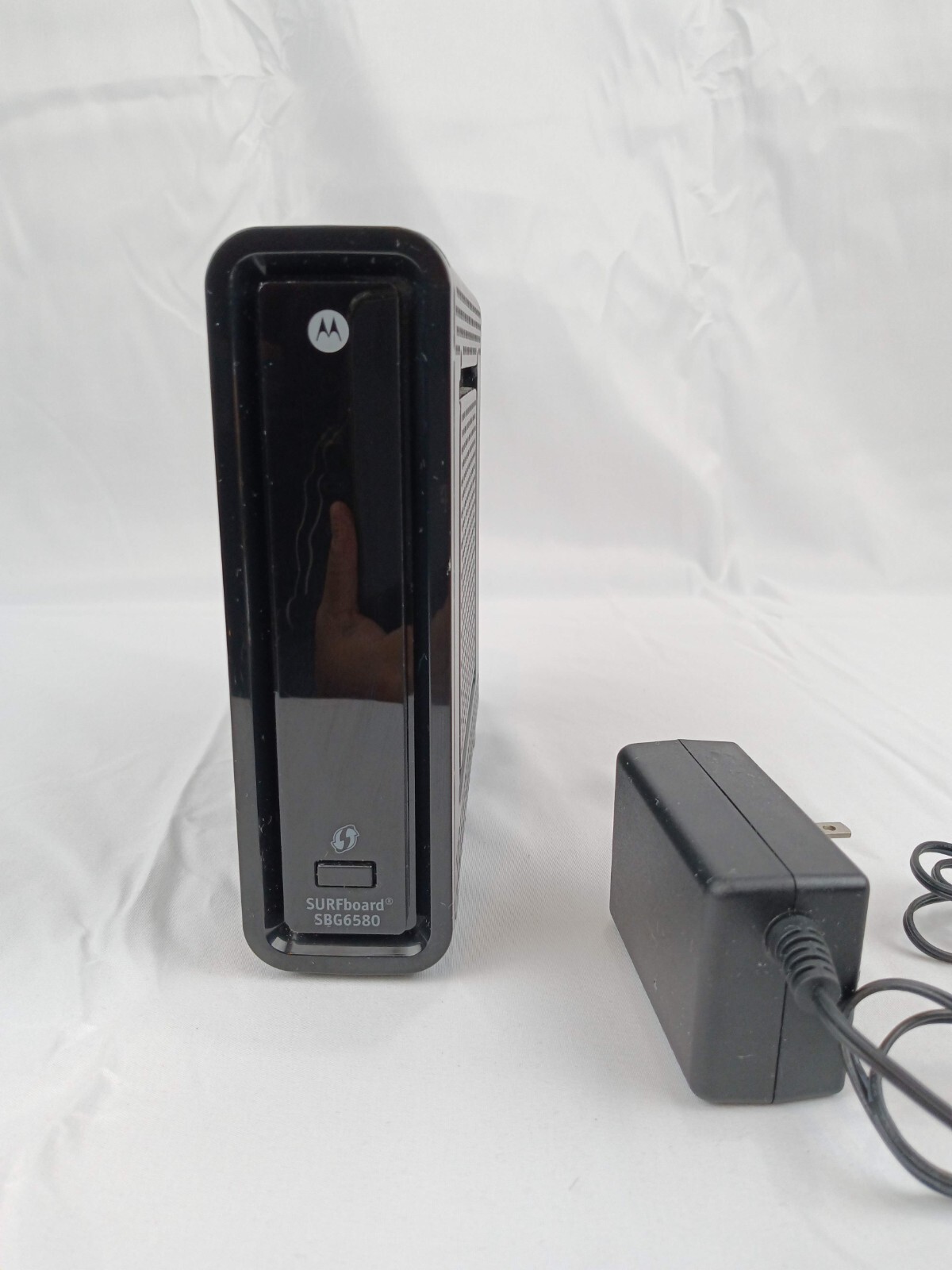 Motorola ARRIS SURFboard SBG6580 DOCSIS 3.0 Cable Modem Wi-Fi Dual Band Router