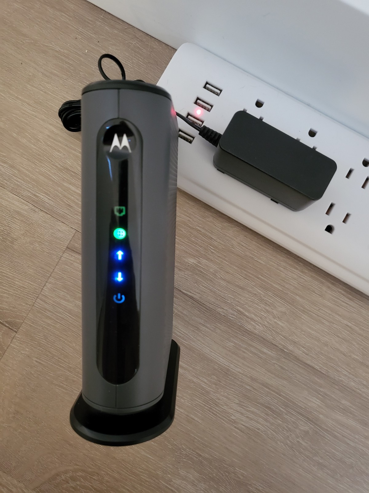 Motorola MB722010 343Mbps DOCSIS 3.0 Cable Modem