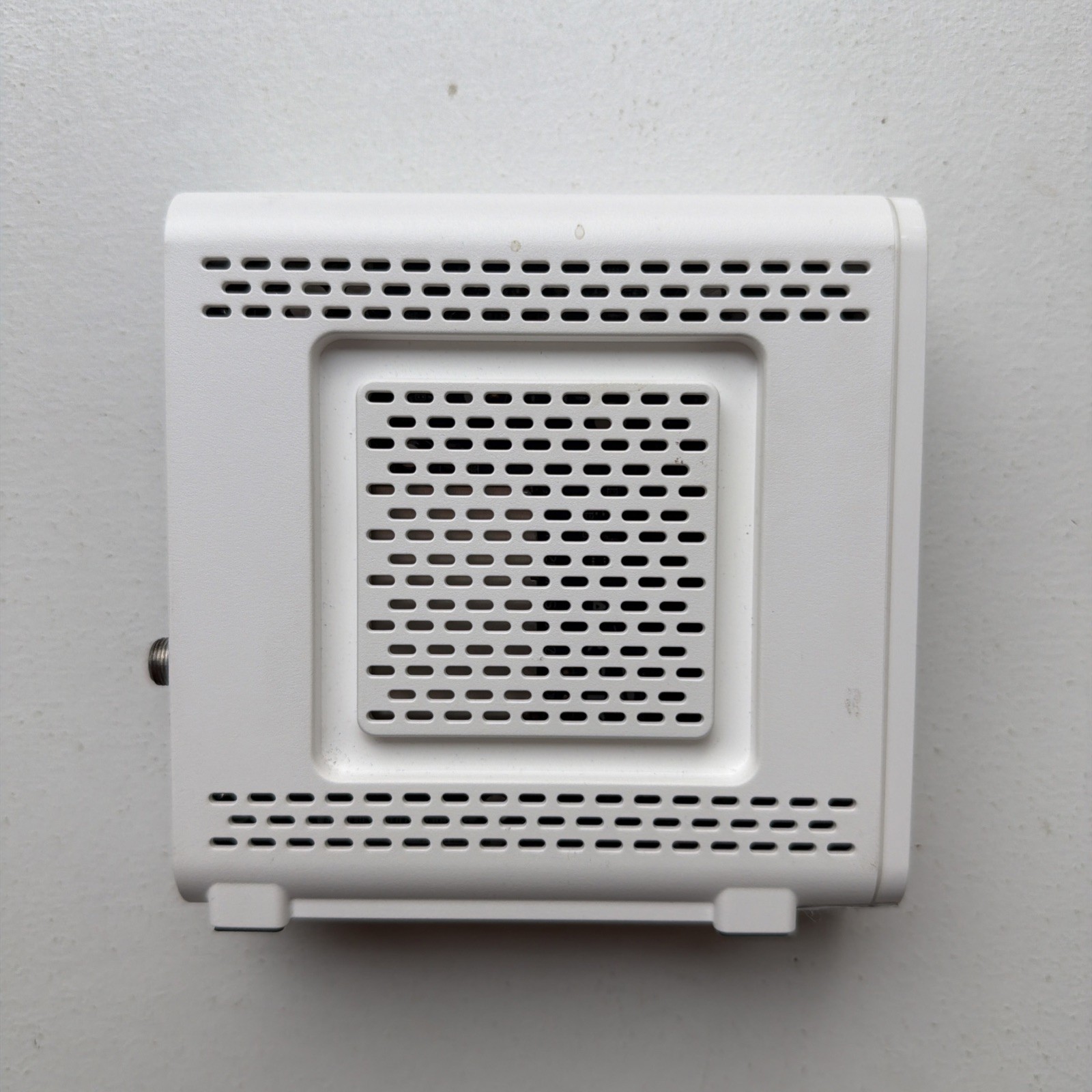 ARRIS SURFboard DOCSIS 3.0 Cable Modem – SB6190