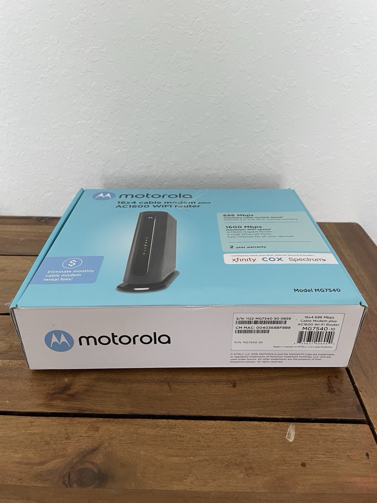 Motorola MG7540-10 16×4 Cable Modem – Black