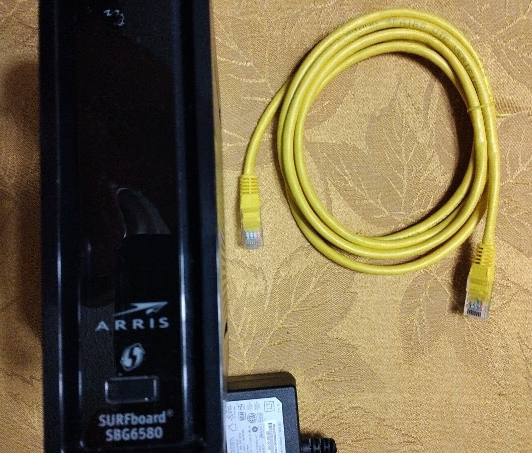 Modem/WiFi Router Motorola Arris Surfboard N300 Dual Band Mo: SBG6580 DOCSIS 3.0