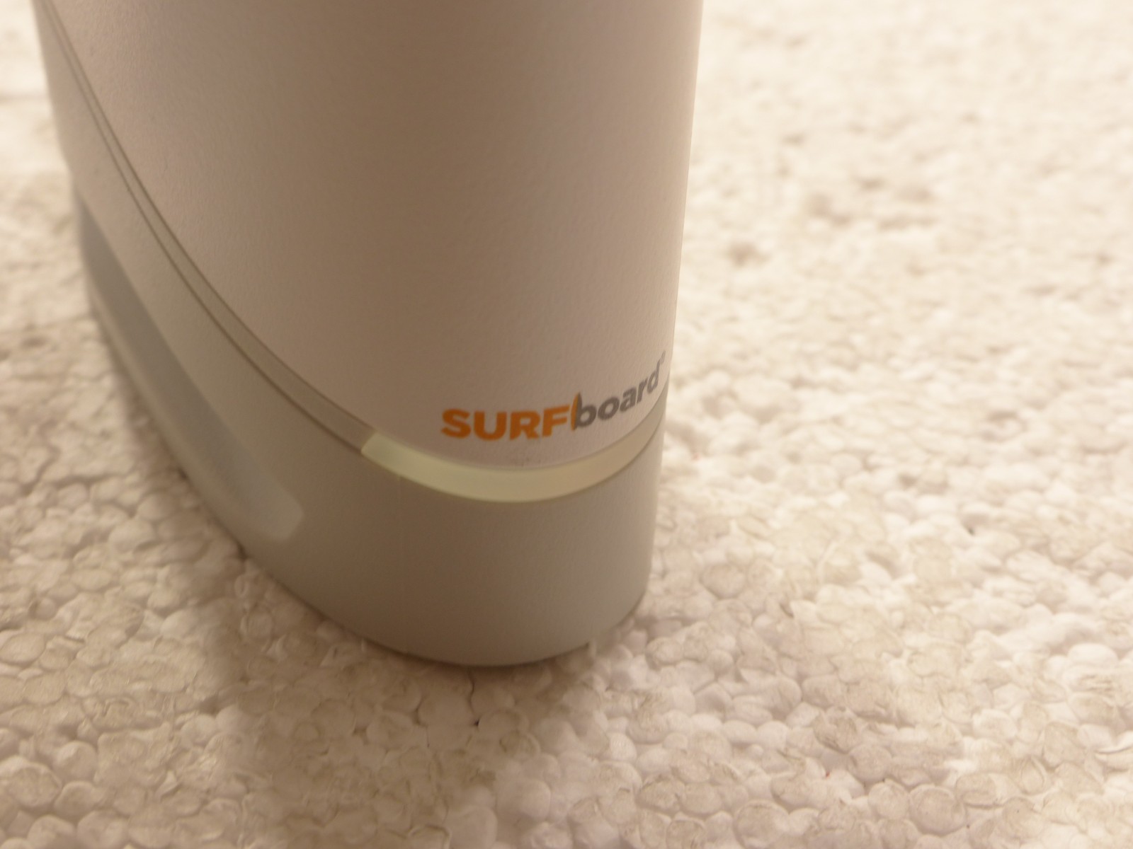 ARRIS SURFboard S33 DOCSIS 3.1 2.5Gbps Cable Modem White w/ Box, Power Adapter