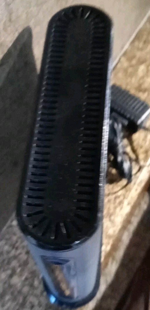 Motorola MG7550 16×4 Cable Modem with Power Cord in Great Shape See Pics