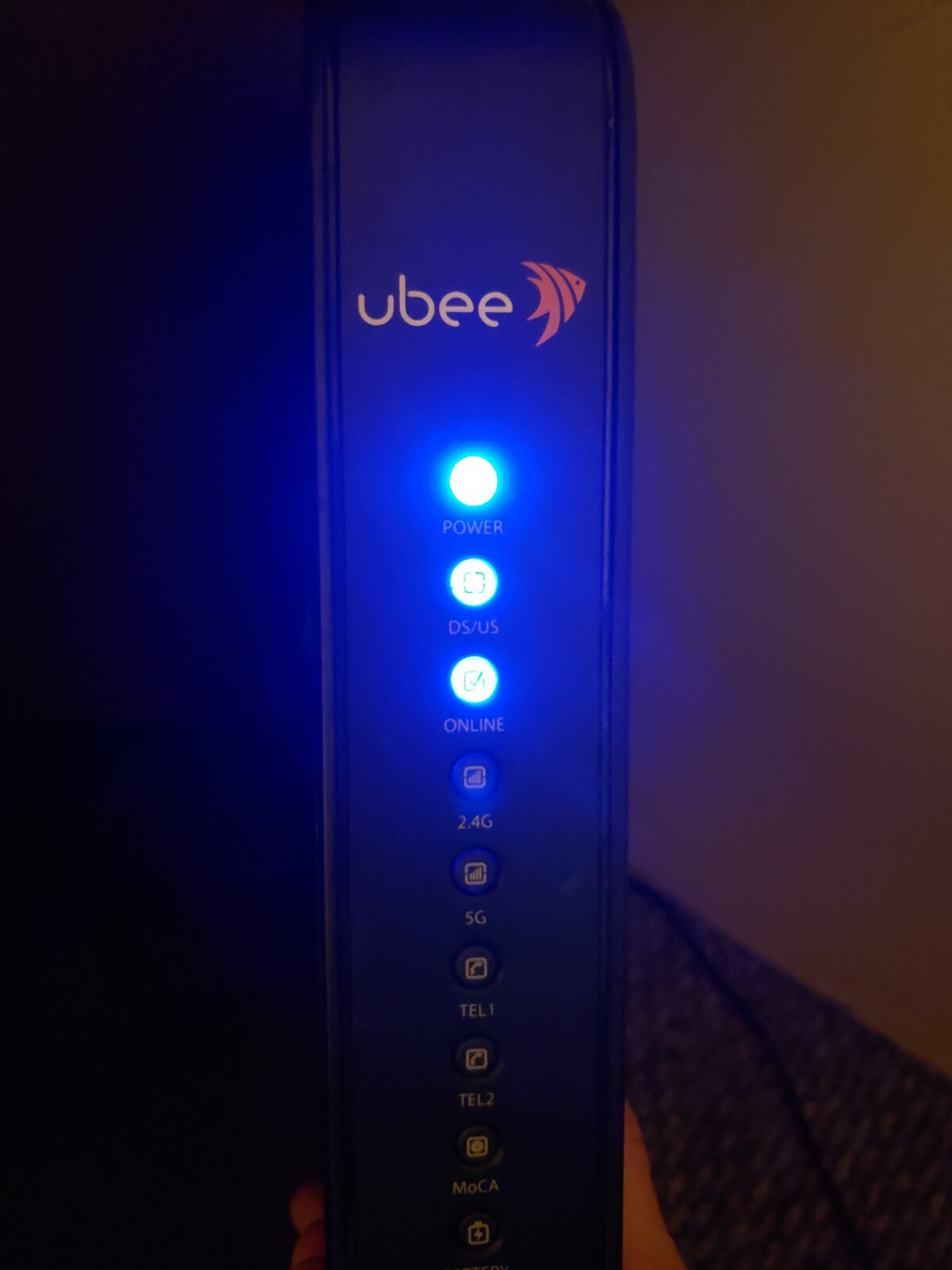 UBEE DVW32CB Advanced Wireless Voice Gateway Modem and Router Wifi Internet C11