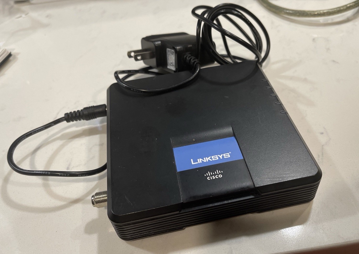 Cisco-Linksys Cable Modem with Ethernet USB Connection CM100