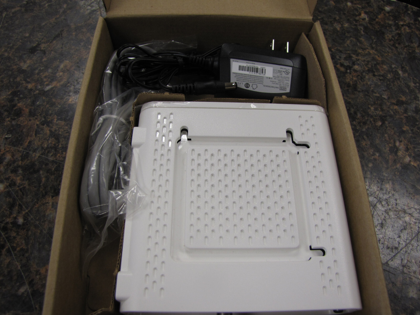 ARRIS SURFboard SB6141 DOCSIS 3.0 Ethernet Cable Modem Router – Refurbished