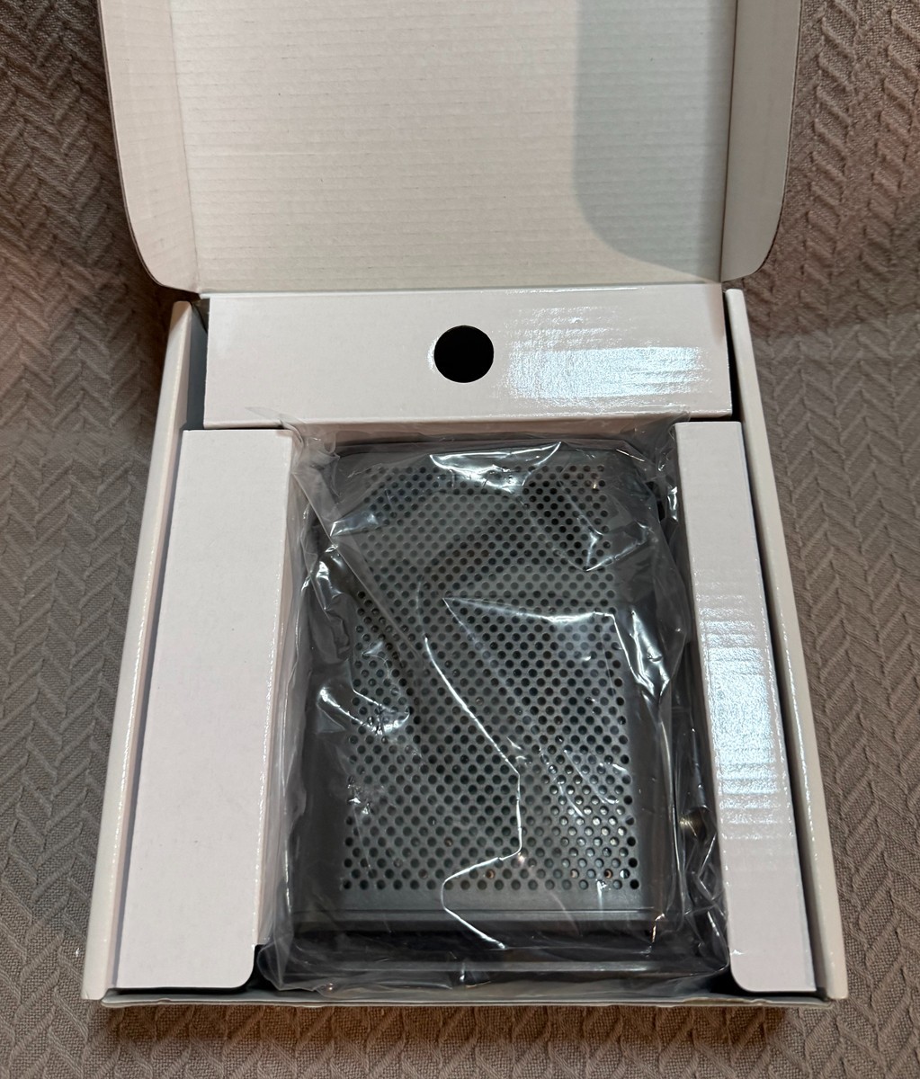 Motorola MB7420 Cable Modem – 16×4 686 Mbps DOCSIS 3.0