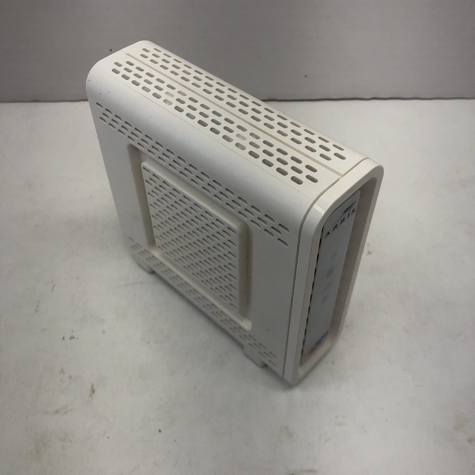 ARRIS SURFboard SB6190 DOCSIS 3.0 32 x 8 Gigabit Cable Modem White Open Box
