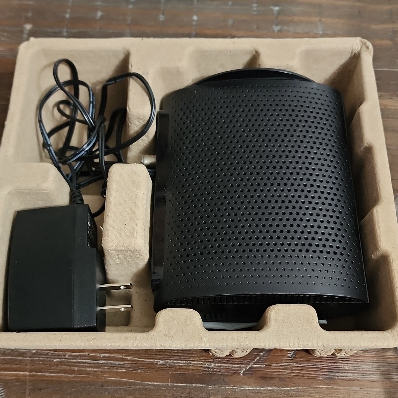 TP-LINK TC-7620 DOCSIS 3.0 Cable Modem 680Mbps 1x Gigabit Ethernet Black