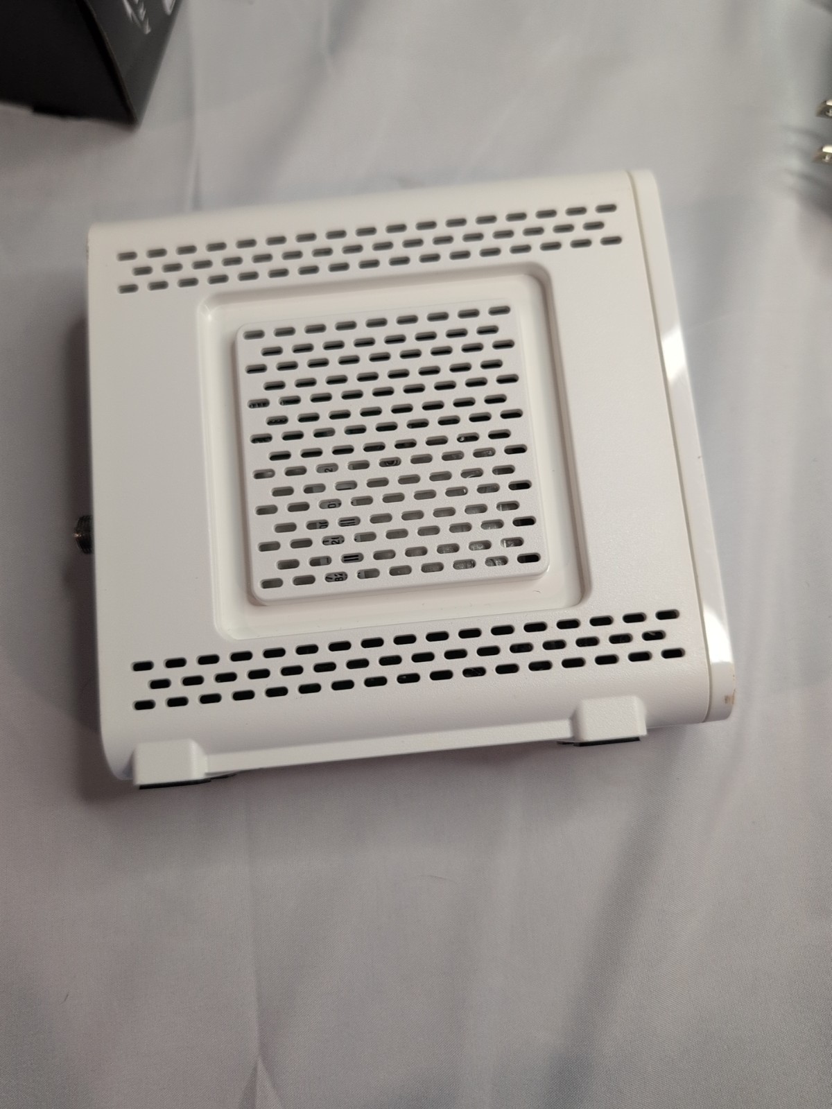 Motorola Arris SURFboard Modem 400 Series SB6141 343 Mbps DOCSIS 3.0 Ethernet