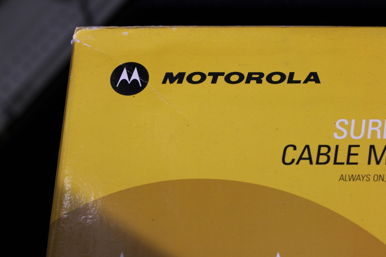 Mint MOTOROLA SURFBOARD CABLE MODEM MODEL NO. SB5100 COMPLETE