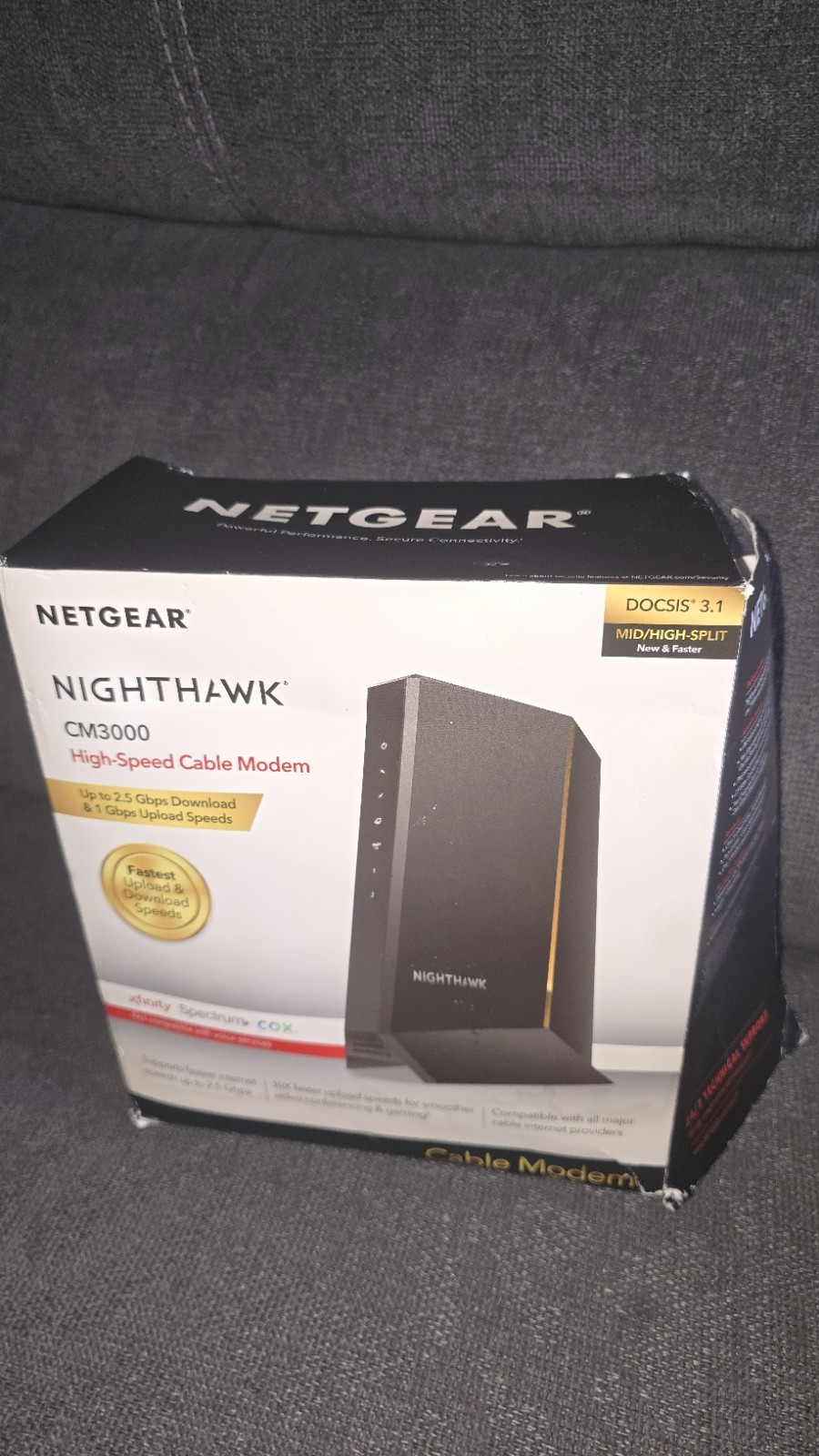 NETGEAR Nighthawk CM3000 DOCSIS 3.1 Mid/high-Split Cable Modem,Black-Refurbished