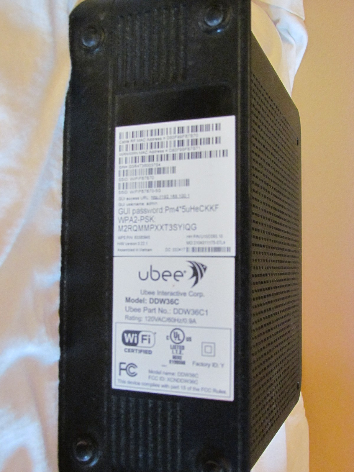 Used Ubee DDW36C Wireless Cable Modem Router w/power cord