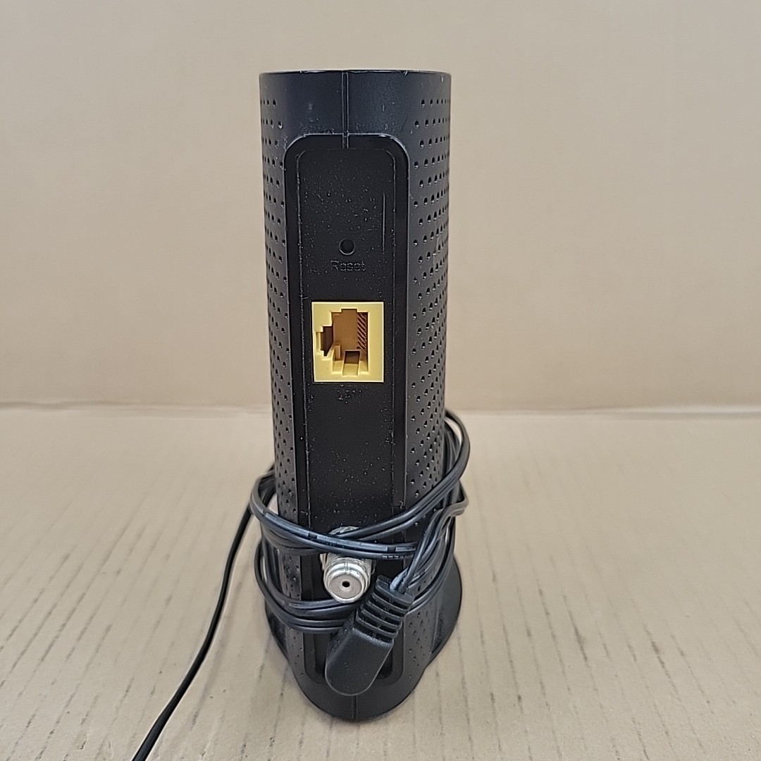 TP LINK TC-7610 DOCSIS 3.0 High Speed Cable Modem