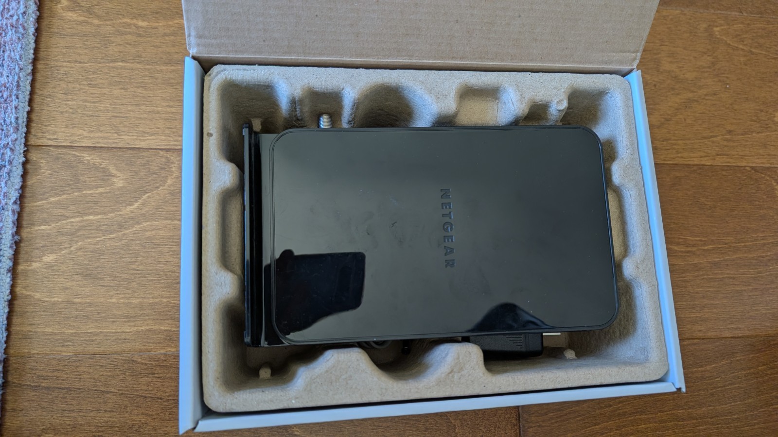 Netgear CM500V 16×4 DOCSIS 3.0 680Mbps Cable Modem Voice Phone – Comcast XFINITY