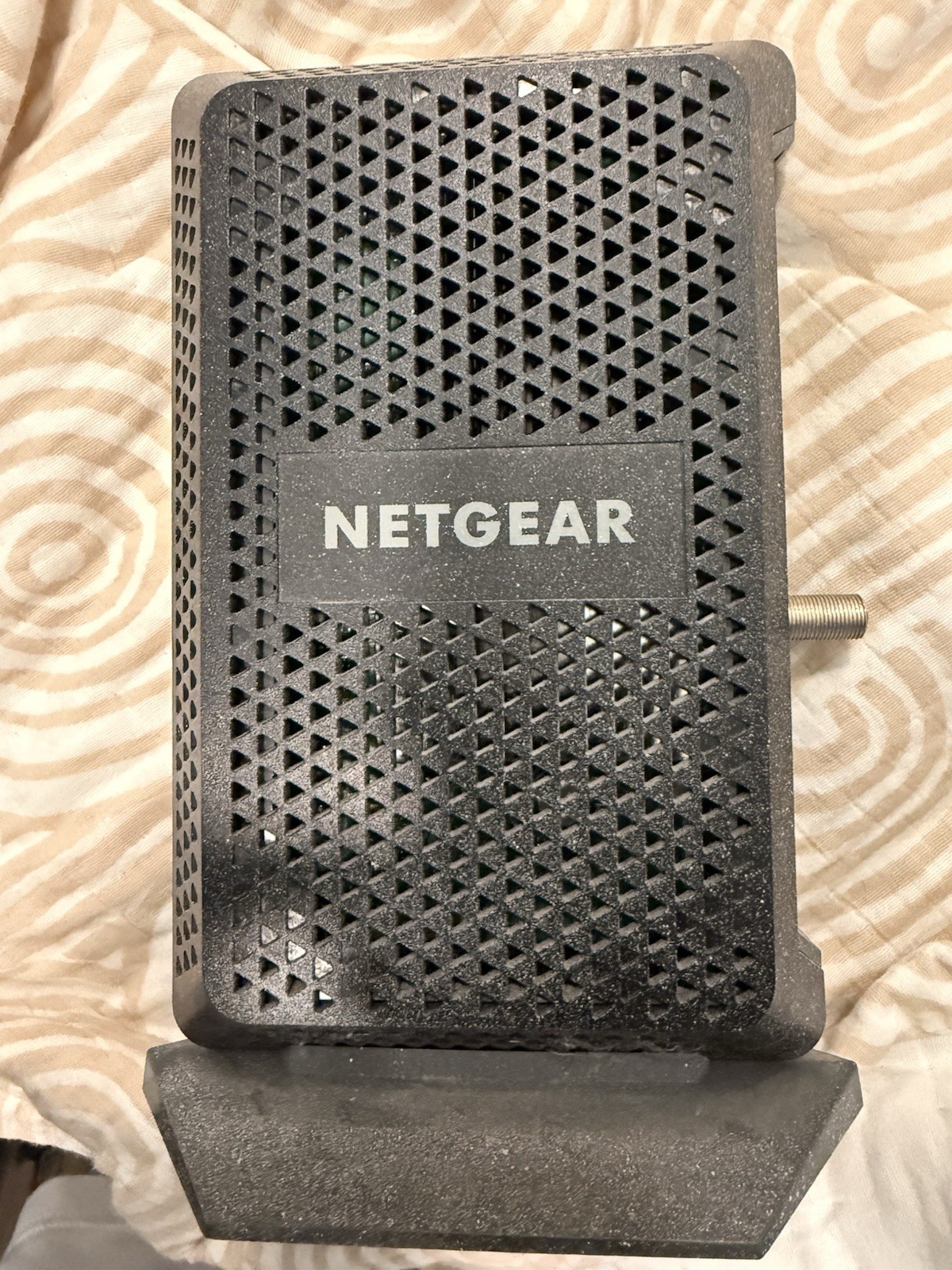 NETGEAR CM1000v2 DOCSIS 3.1 Cable Modem 1Gbps 1-Port Ethernet Black