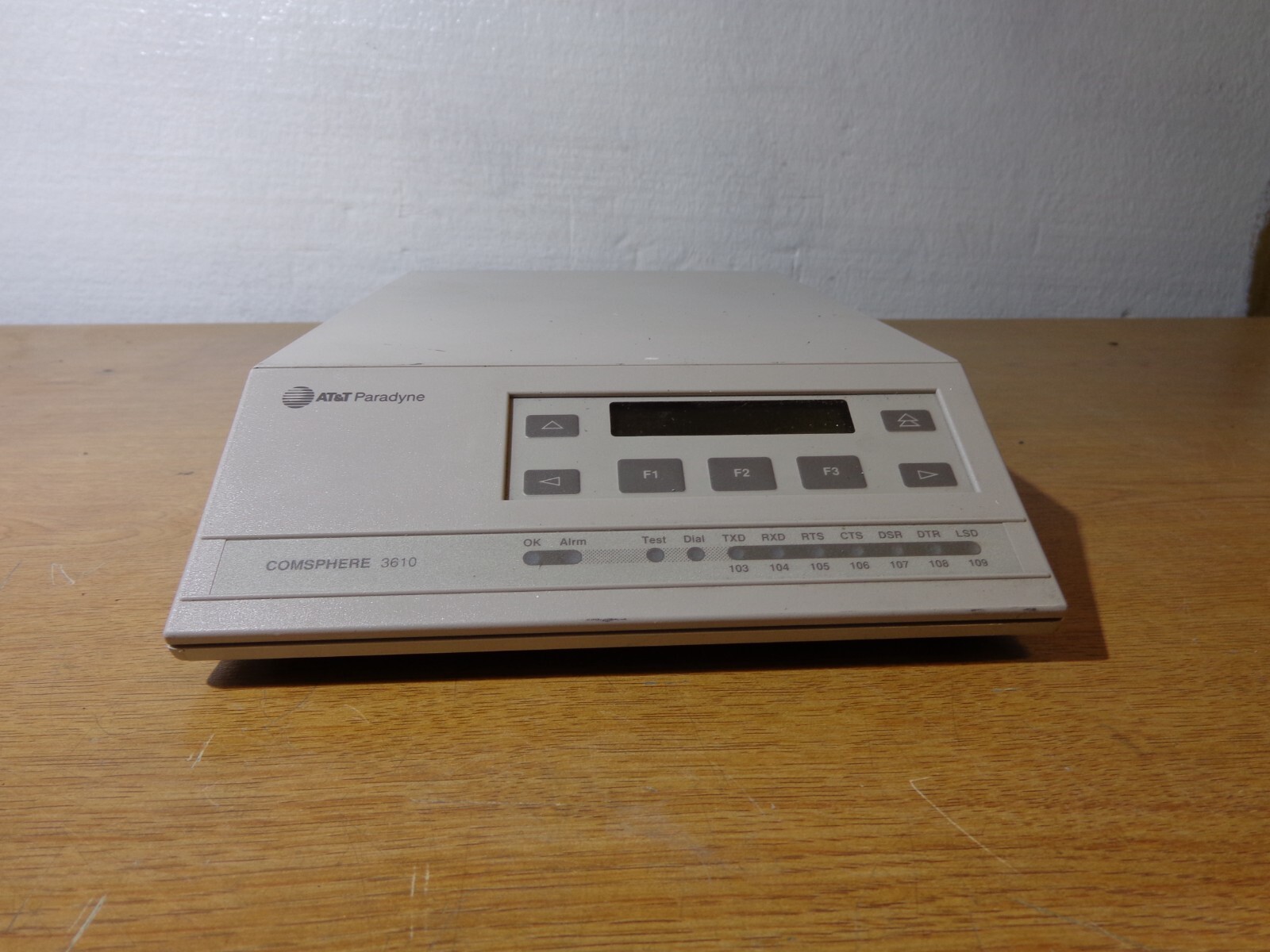 2262-SA1 AT&T PARADYNE COMSPHERE 3610-A3-001 EXTERNAL MODEM (No AC Adapter)