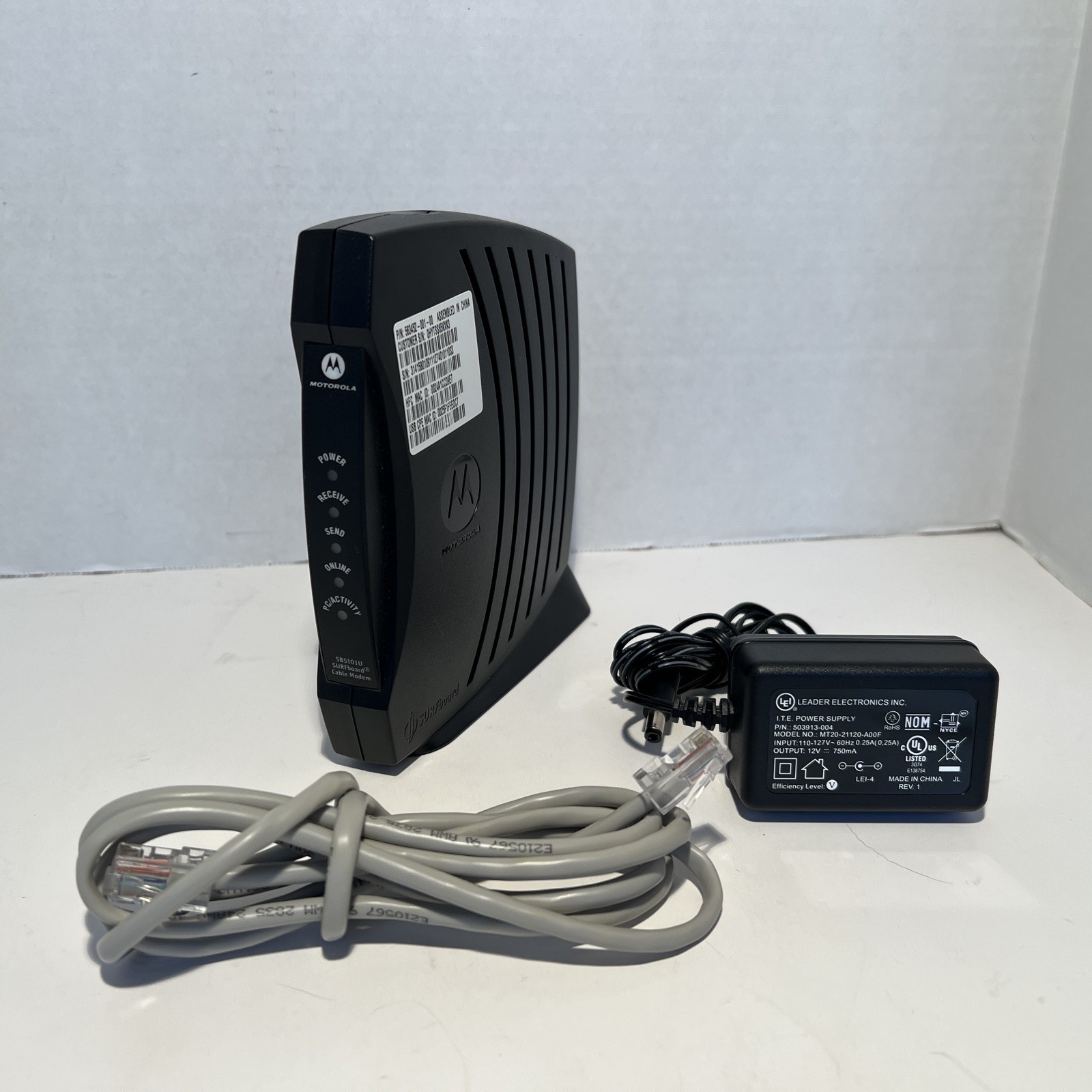 Motorola SURFboard SB5101U Cable Modem + Power Cord + Ethernet Cable Tested