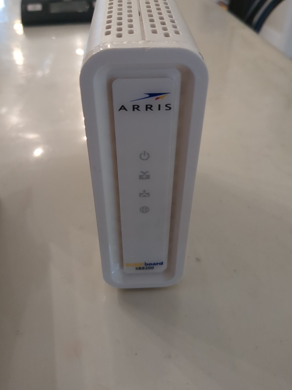 ARRIS SURFboard SB8200 DOCSIS 3.1 10 Gbps Cable Modem, COMPLETE w/ cable + cord