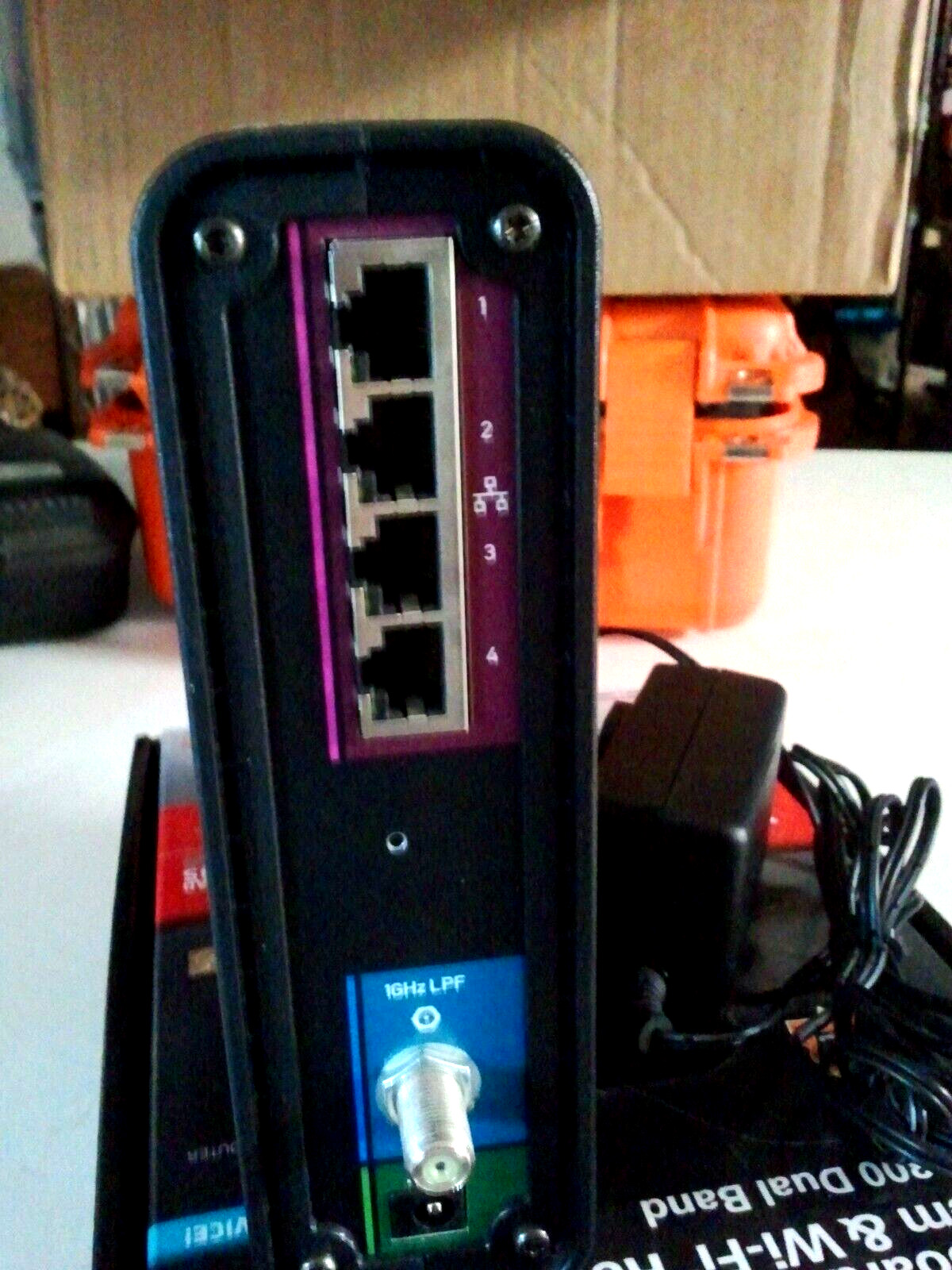 Motorola ARRIS SURFboard SBG6580 DOCSIS 3.0 Cable Modem Wi-Fi