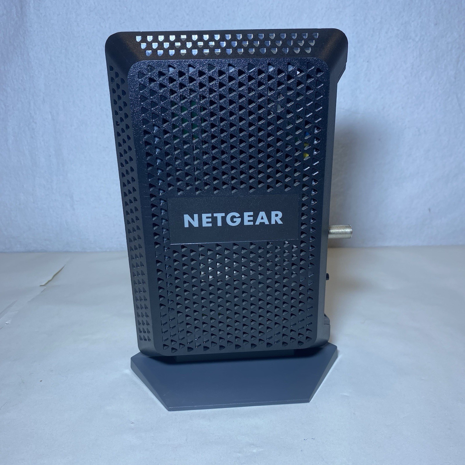 NETGEAR CM1000 Ultra High Speed Cable Modem DOCSIS 3.1 COMPLETE WITH BOX