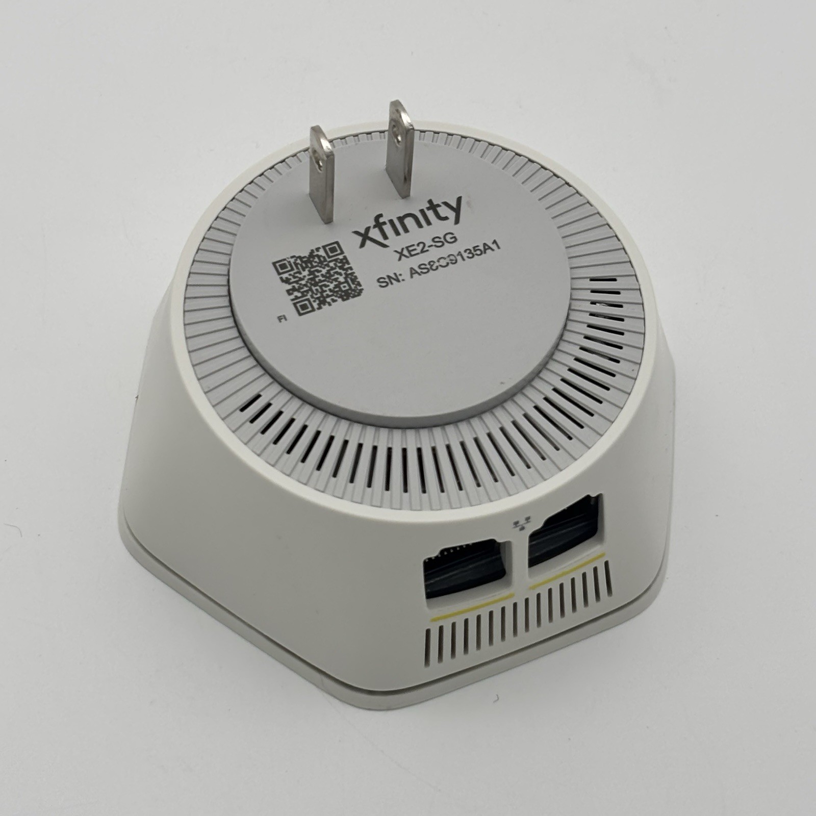 Xfinity xFi Pod 2nd Gen XE2-SG WiFi Range Extender Mesh Router White