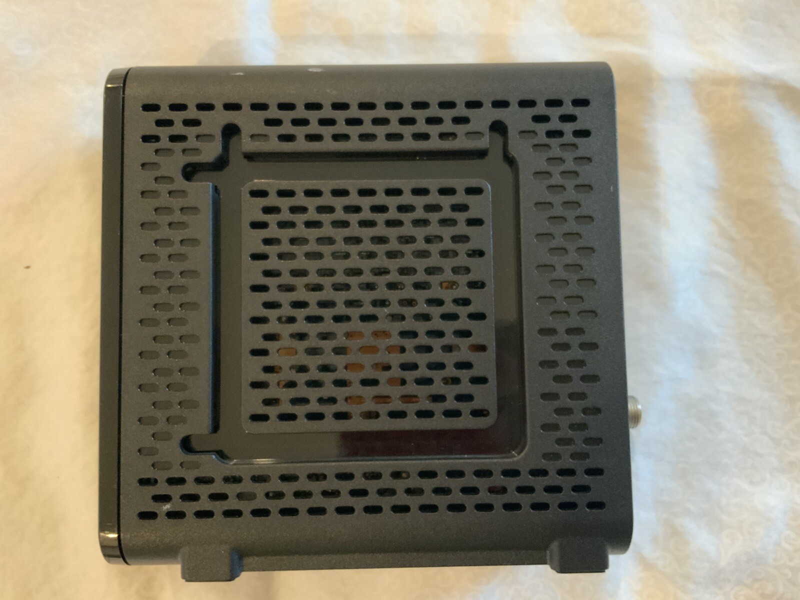 ARRIS Touchstone CM8200A DOCSIS 3.1 Ultra Fast Cable Modem Black NO POWER CORD