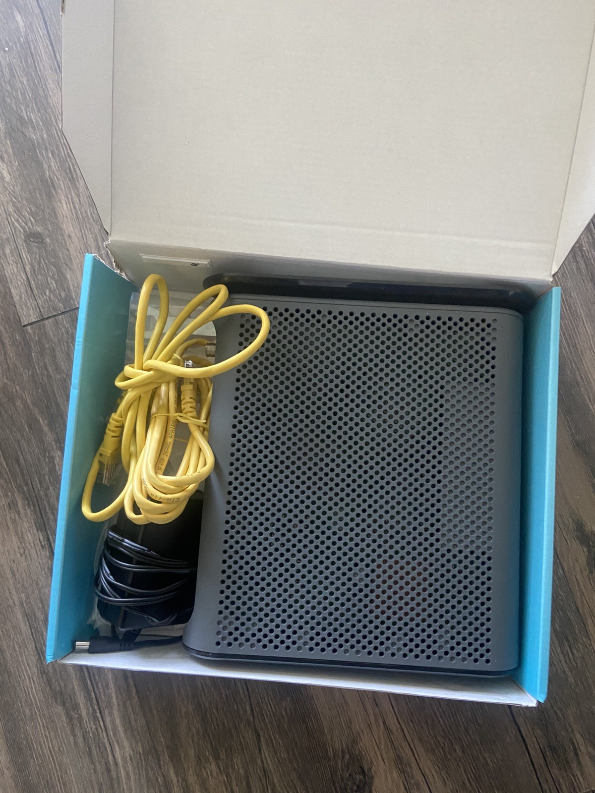 Motorola MG7700 AC1900 Dual-Band DOCSIS 3.0 Cable Modem Router