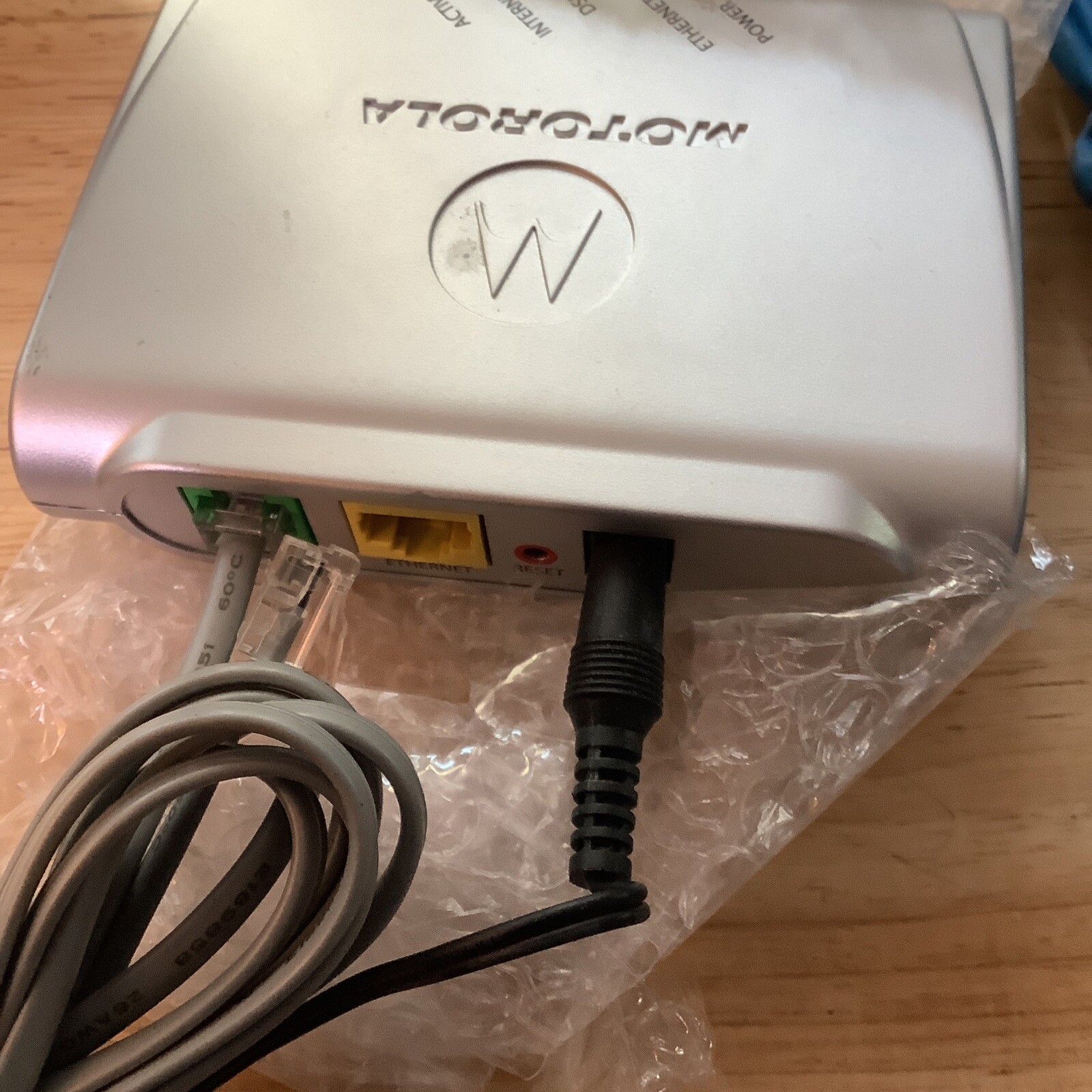 Motorola Genuine W2210-02-1022 High Speed Internet Modem w/DSL Filter