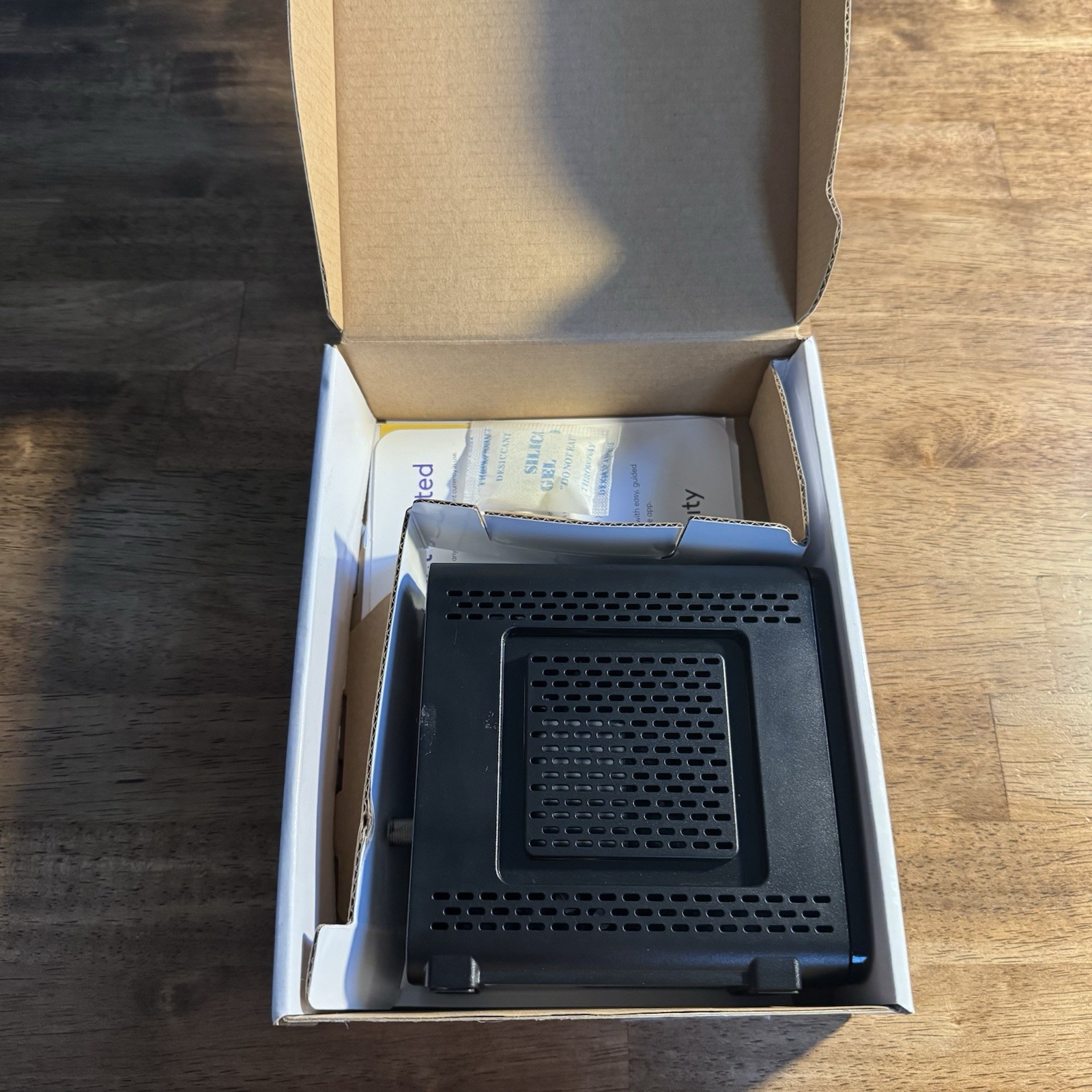 Arris SURFboard SB6190 SB00DXD6190 Gigabit Port DOCSIS 3.0