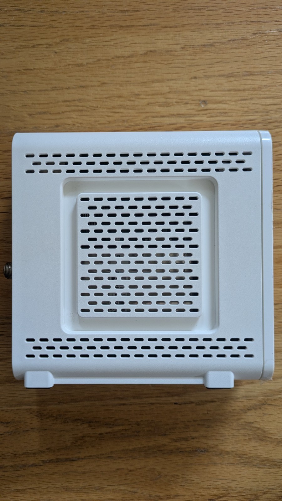 FAST SHIP ARRIS Motorola SURFboard SB6141 DOCSIS 3.0 Cable Modem w Coax Cable