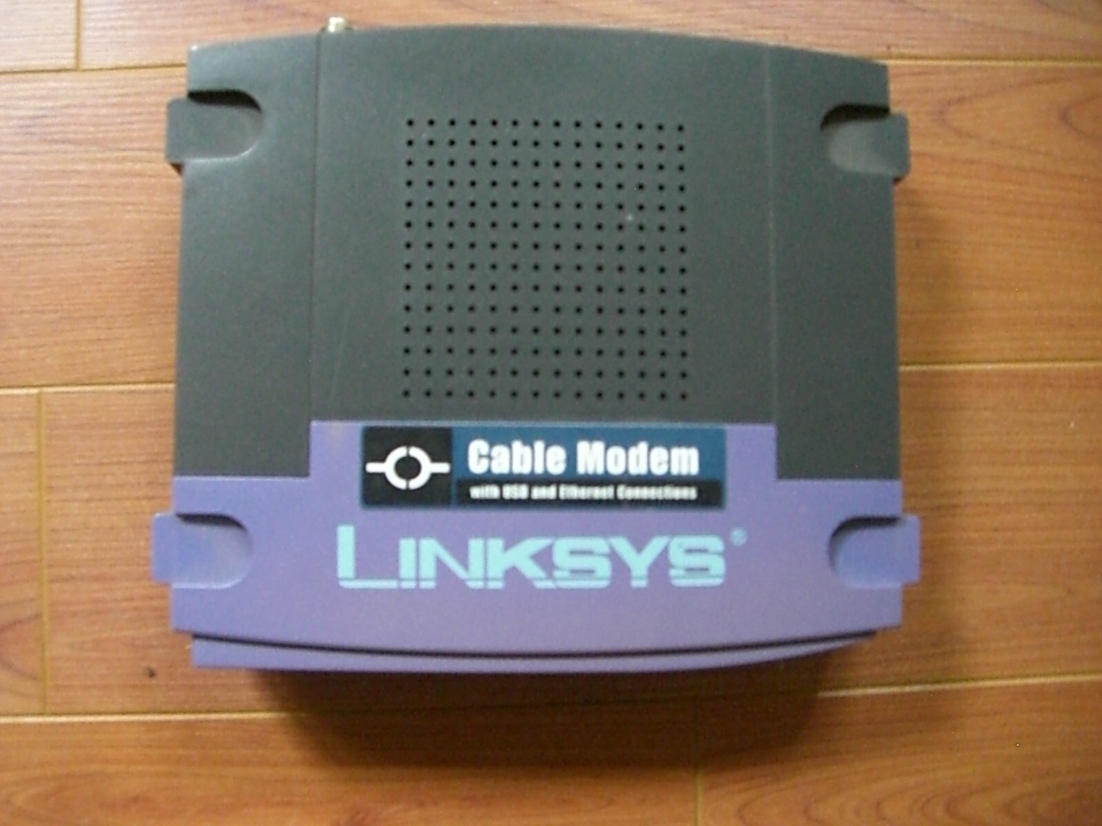 Linksys EtherFast Cable Modem – Model BEFCMU10 V. 3