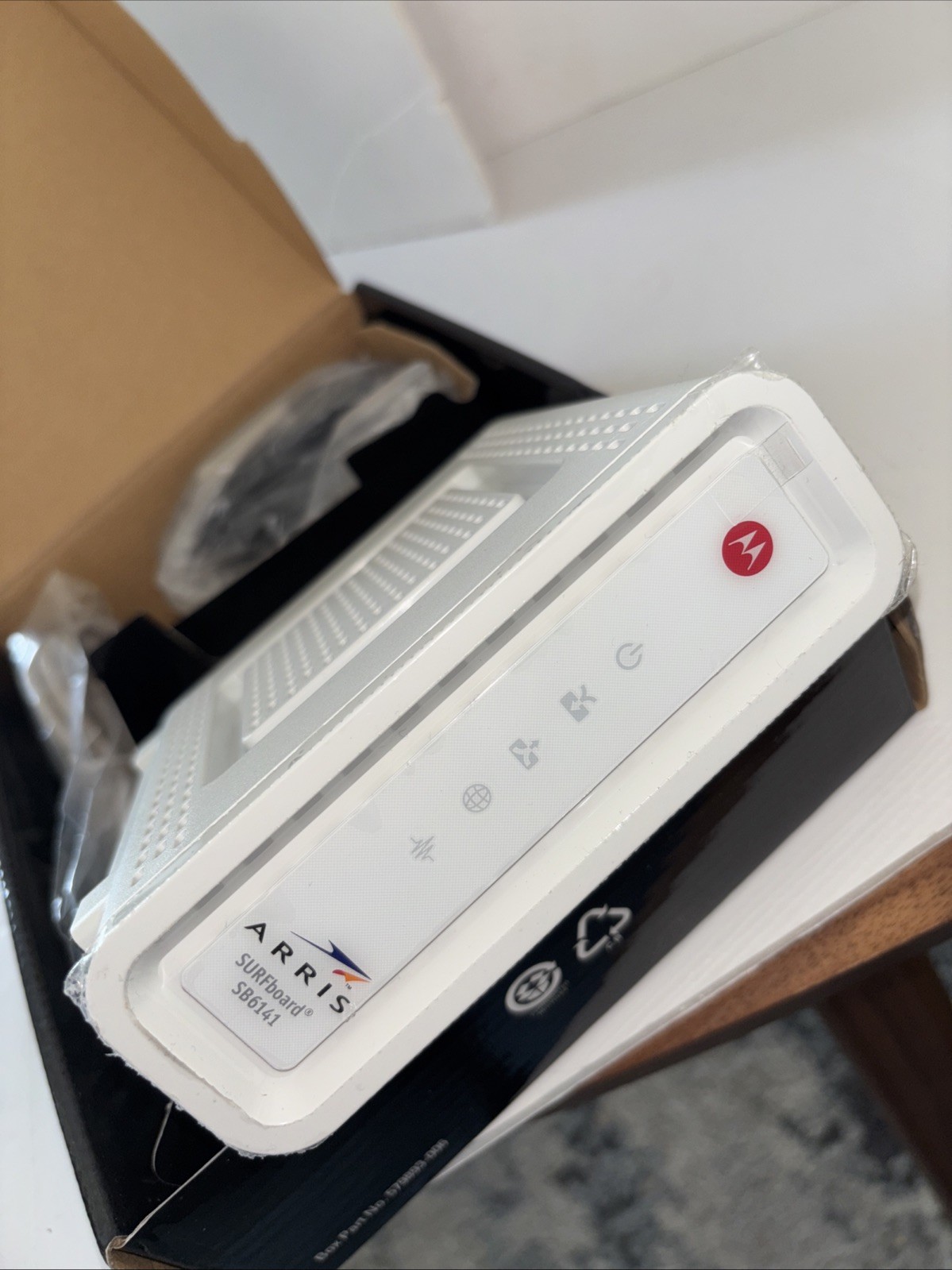 Motorola Arris SURFboard Modem 400 Series SB6141 343 Mbps DOCSIS 3.0 Ethernet