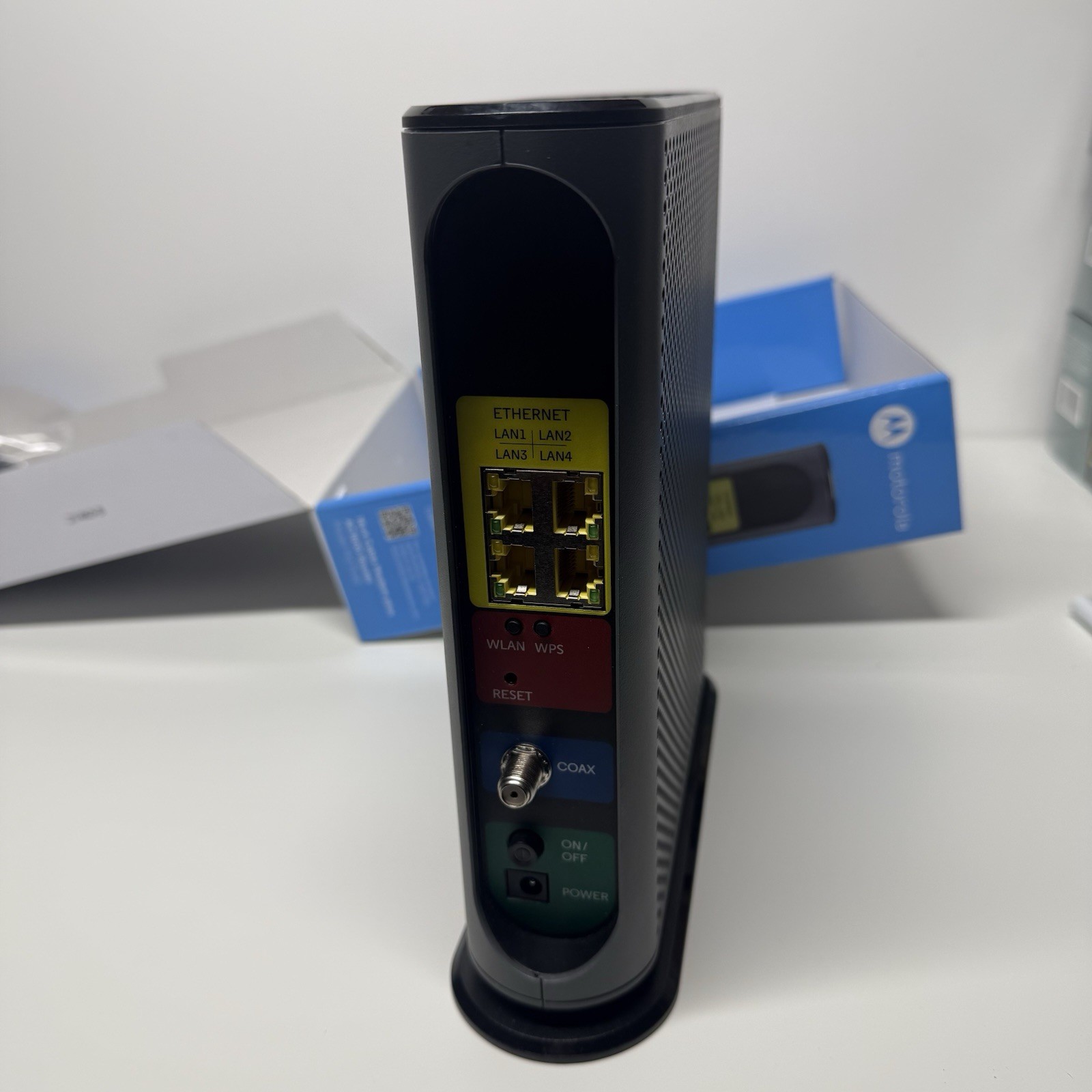 Motorola MG7540 DOCSIS 3.0 16×4 Dual Wifi Cable Modem Gateway