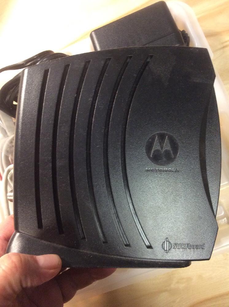 Motorola Surfboard Cable Modem SB5120 Preowned Networking Computer Hardware