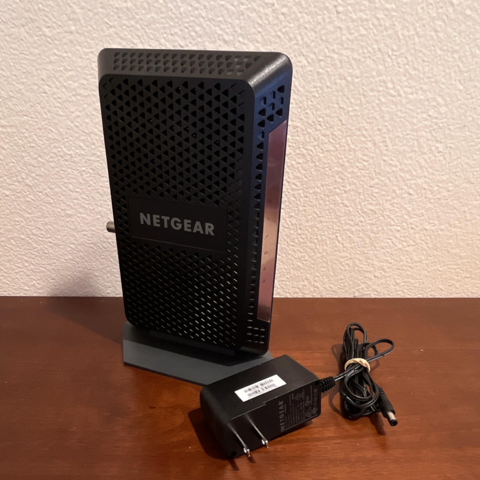 NETGEAR CM1100 Cable Modem with Power Adapter – Used, EXCELLENT CONDITION
