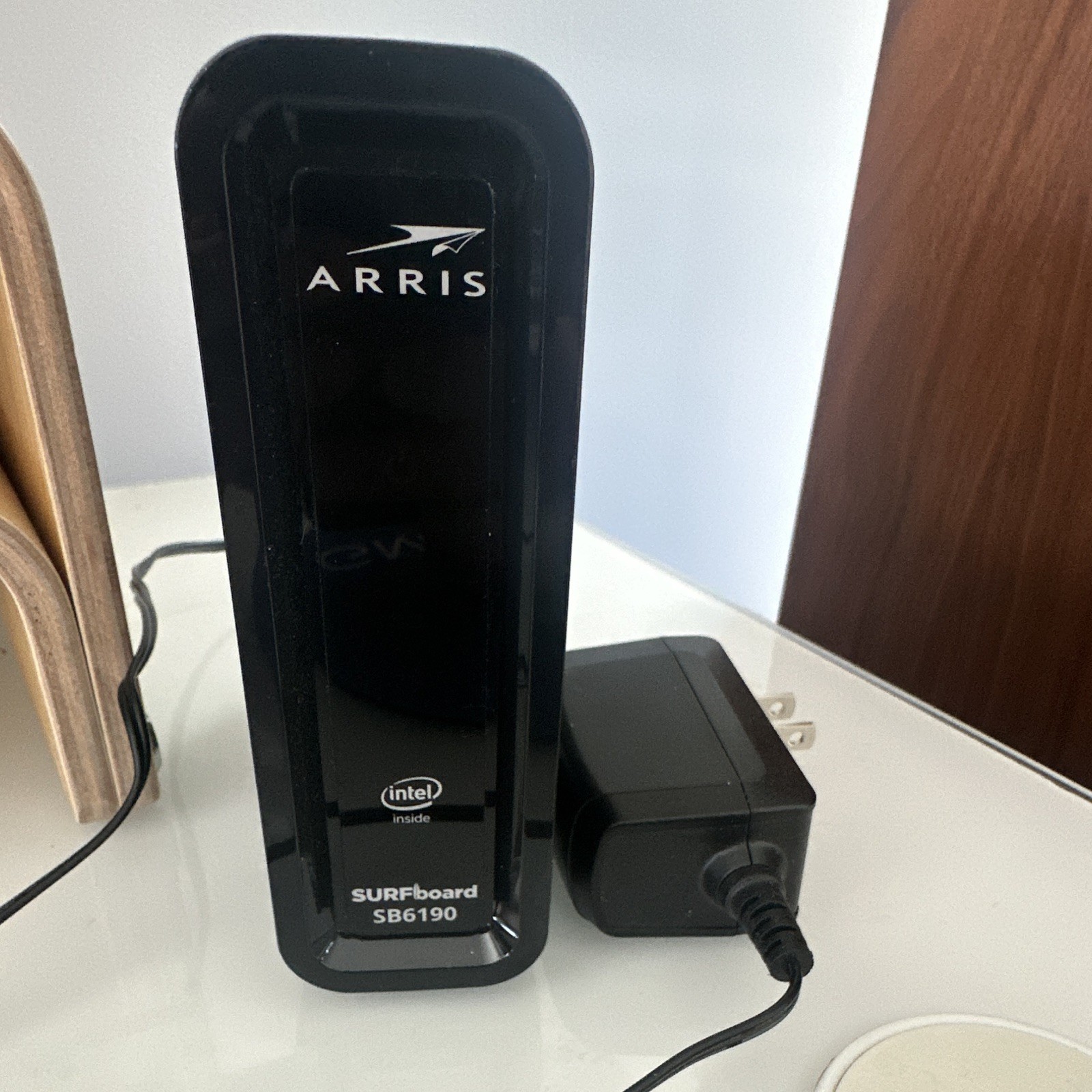 ARRIS SURFboard SB6190 DOCSIS 3.0 Cable Modem Intel Inside 1.4 Gbps Black