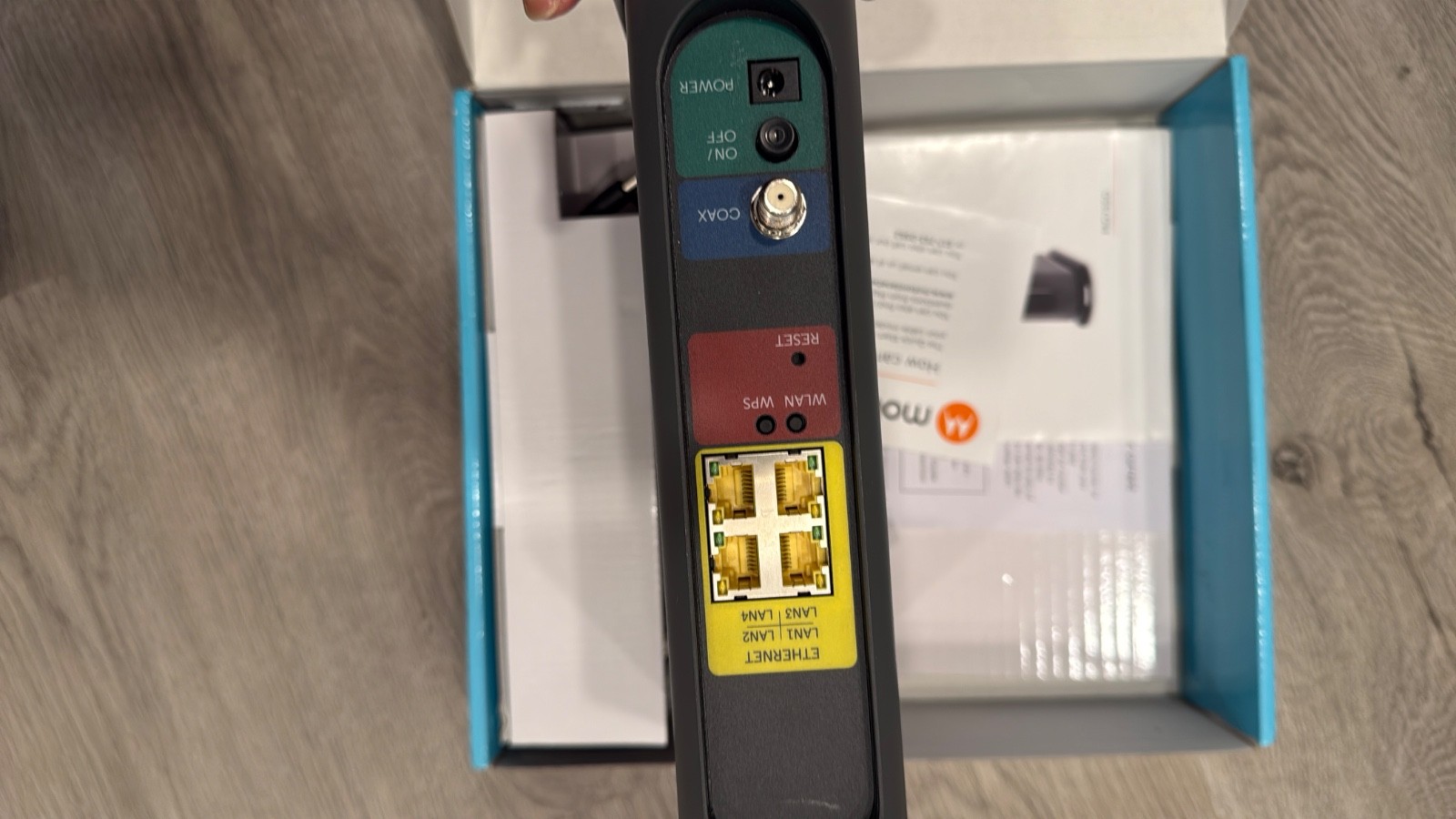 Motorola MG7540-10 16×4 Cable Modem – Black