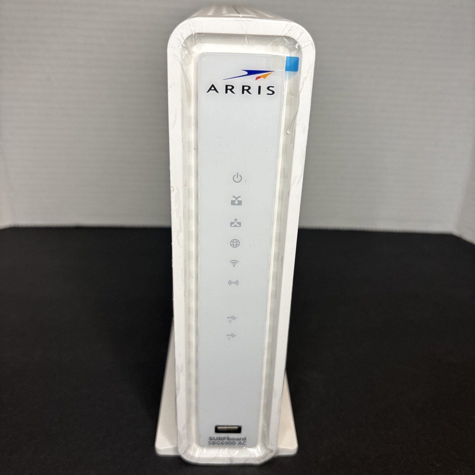 ARRIS SUFFBOARD SBG6900 -AC Docsis 3.0 Cable Mode. & Wi-Fi Router (WHITE)