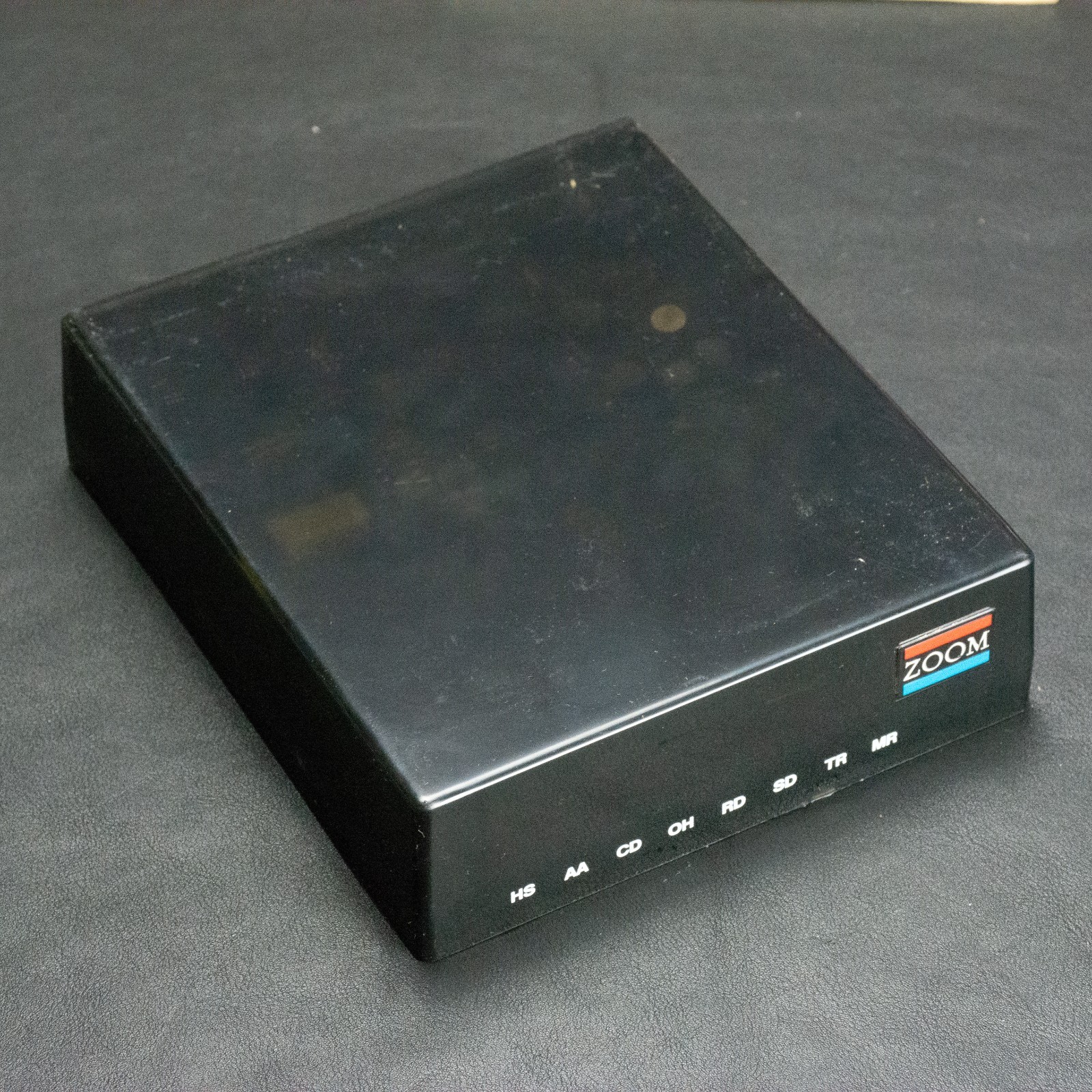 Vintage Zoom MX/AMX 2400 Baud External Dial-Up Modem Hayes Compatible RS-232