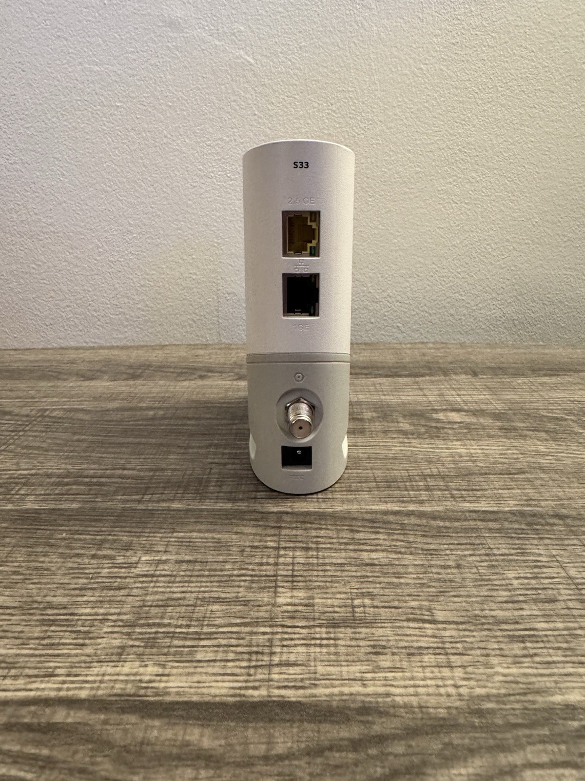 Arris Surfboard S33 3.1 Multi Gig Cable Modem 2.5 Gbps Ethernet Port – White