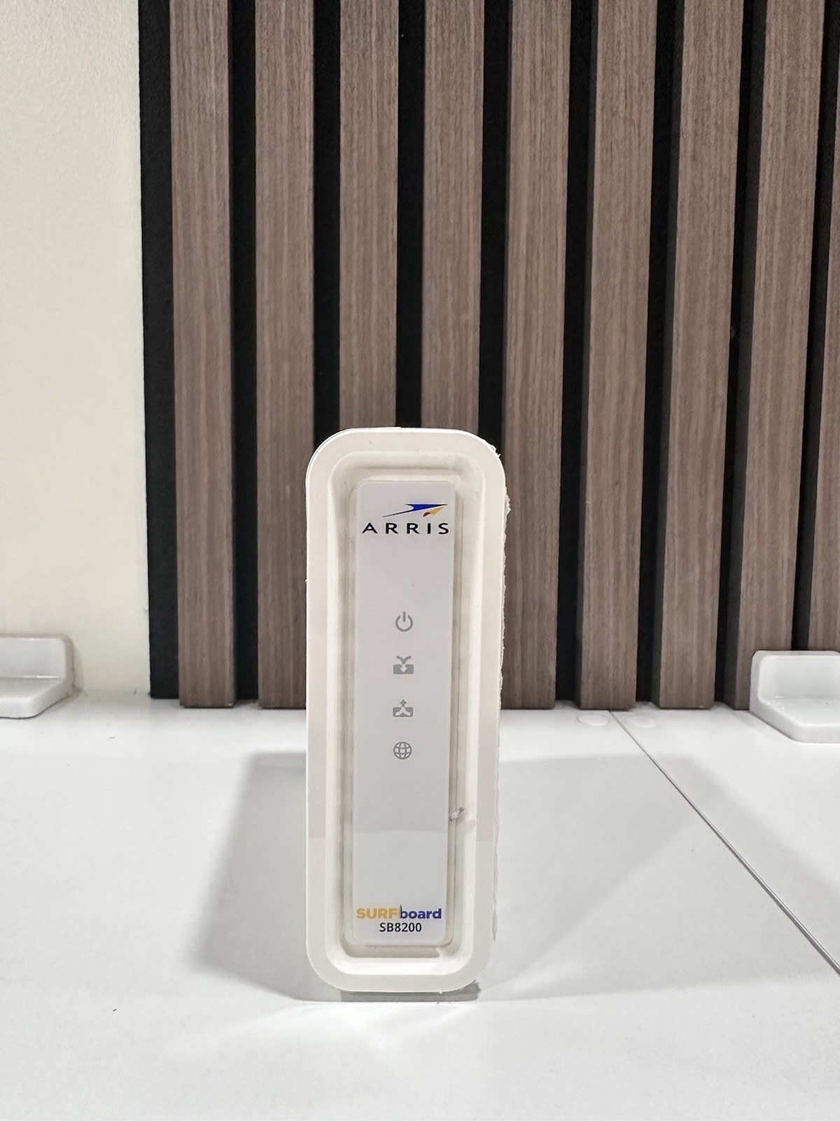 ARRIS SURFboard SB8200 DOCSIS 3.1 Cable Modem – 2 Gbps, New, WO Power Cord & Box