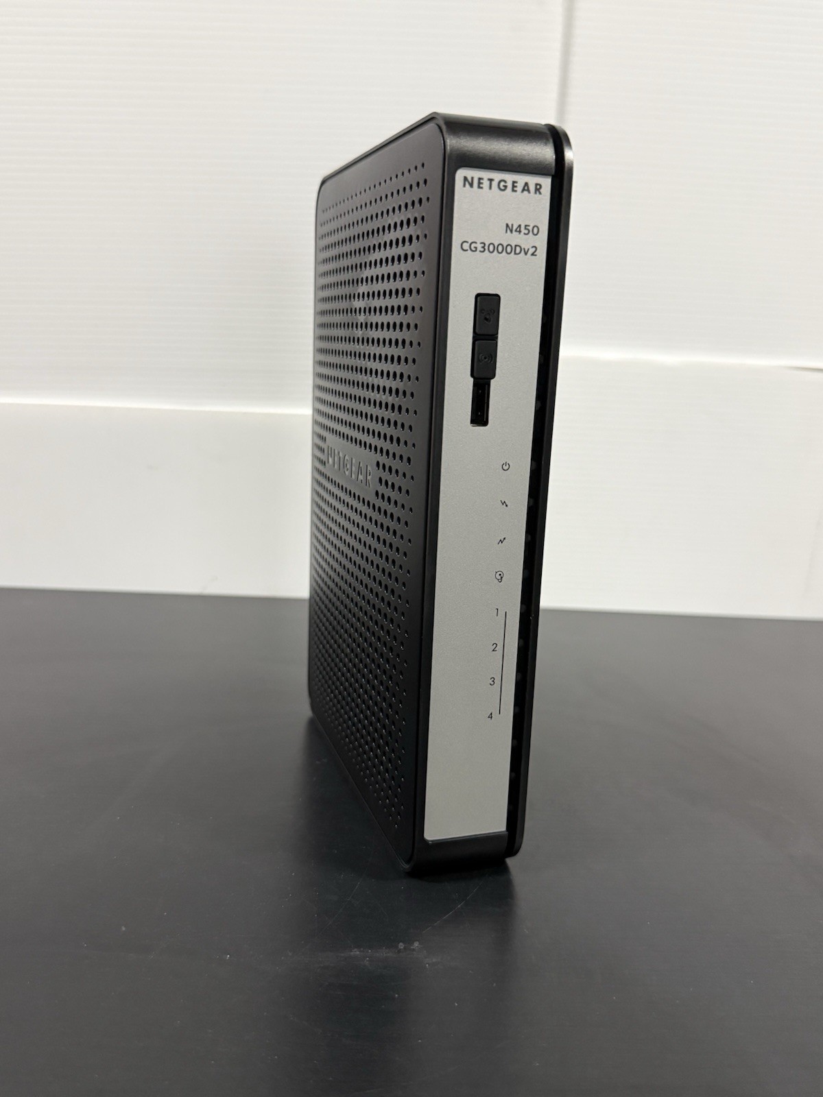 Netgear CG3000D Docsis 3.0 Cable Modem Wireless Wifi Router Gateway no adapter