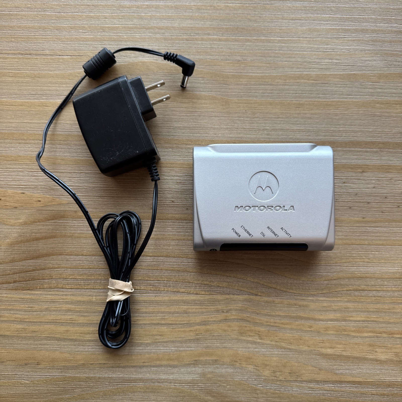 TESTED Motorola 2210-02-1006 High Speed Internet DSL Modem, Power Supply Adapter