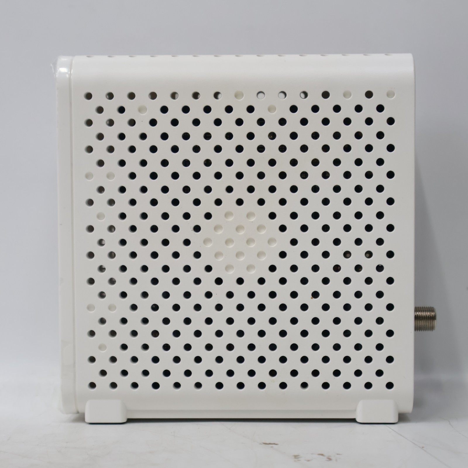 Arris Surfboard SB6183 Cable Modem 686 mbps 16×4 Docsis 3.0 New- open box, White