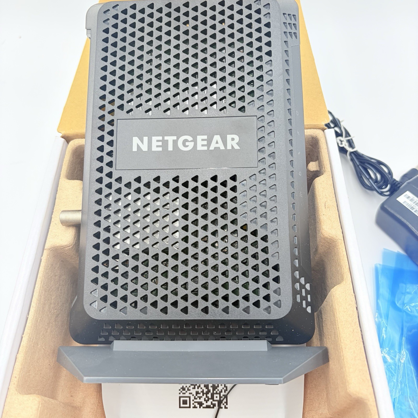 NETGEAR CM600 DOCSIS 3.0 Cable Modem NIB CM600-1AZNAS Open Box