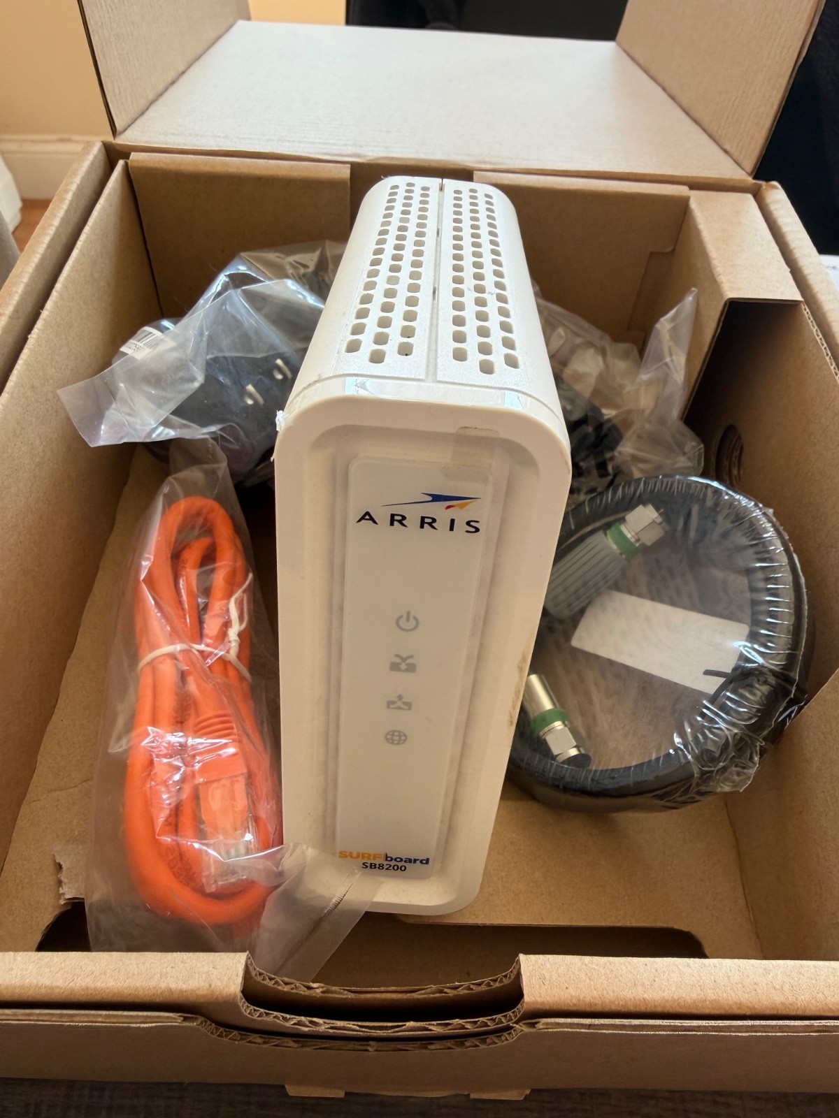 ARRIS SB8200-RB Cable Modem DOCSIS 3.1 32×8 Gigabit 1.4Gbps Fast Approved Speed