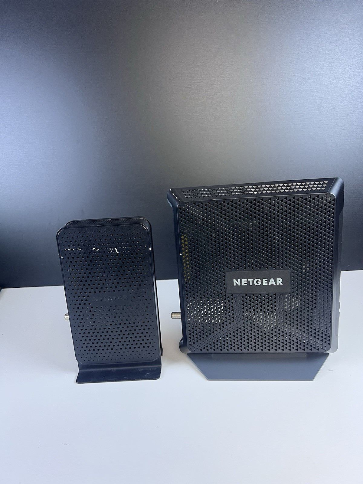 Lot of 4 Netgear ARRIS DOCSIS 3.0 Cable Modem Router Powers On Untested