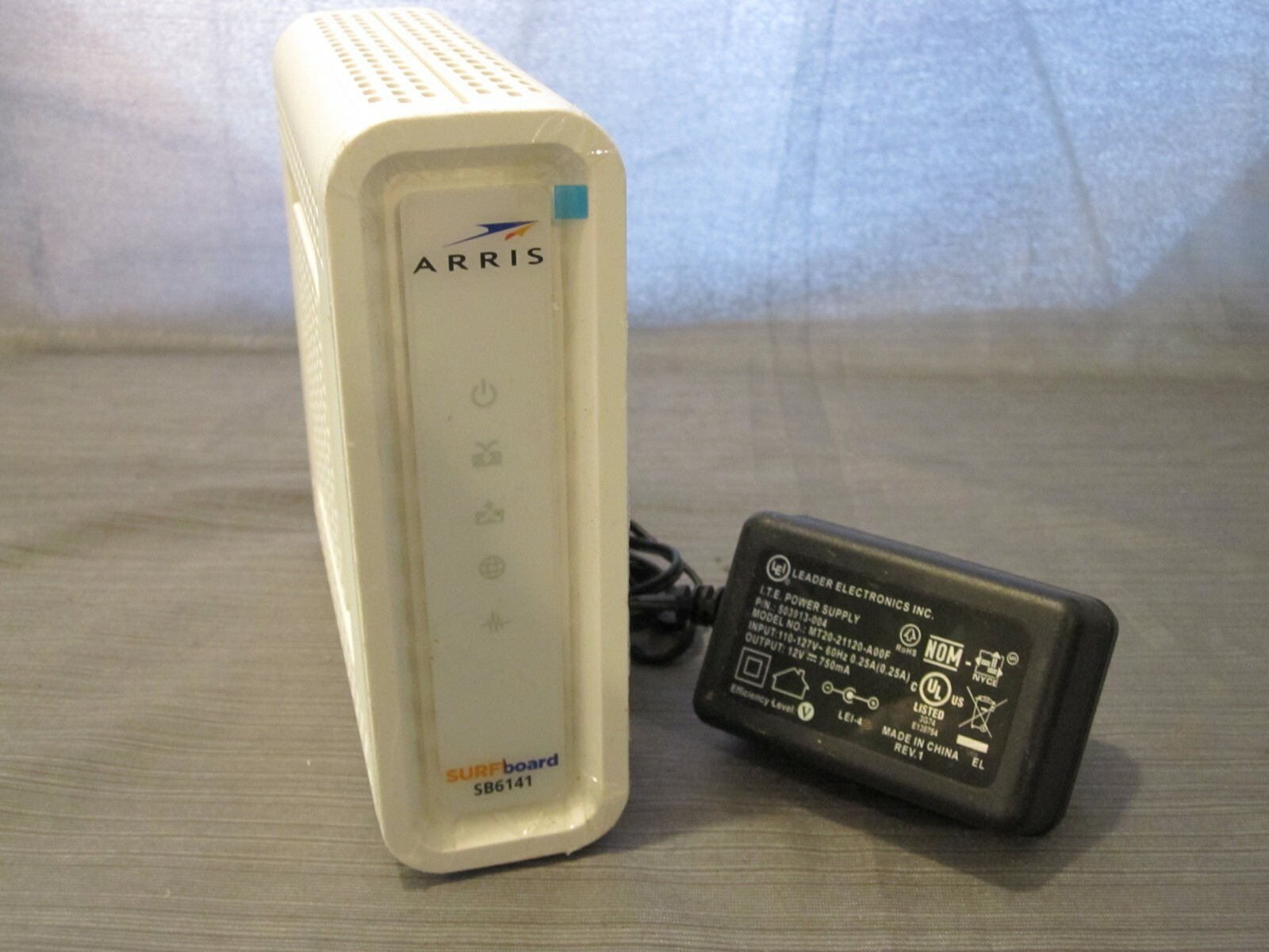 Motorola ARRIS SURFboard SB6141 DOCSIS 3.0 Cable Modem – Works Great